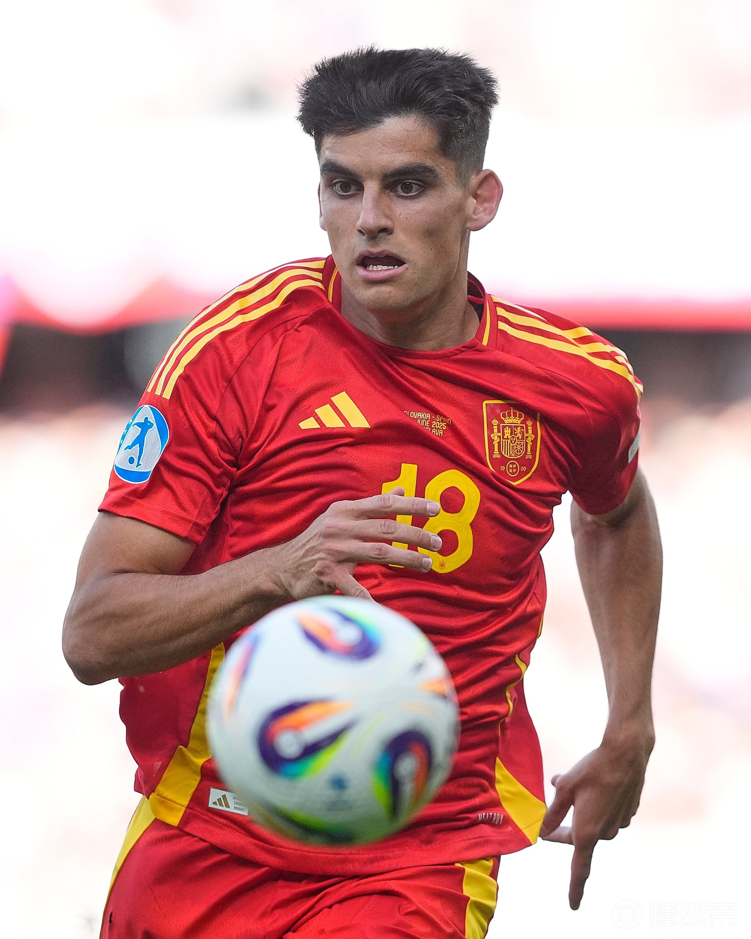 -巴萨后卫神勇救险，助球队成功保级，文件任何简介.